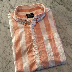 Striped short sleeve button down shirt. Abercrombie & Fitch Men’s XXL.